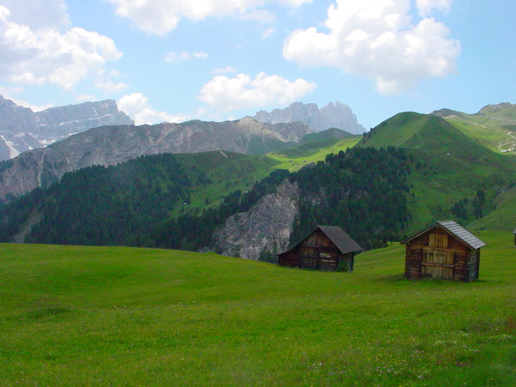 Ausblick auf die Dolomiten der Umgebung vom Würzjoch / Villnöss aus