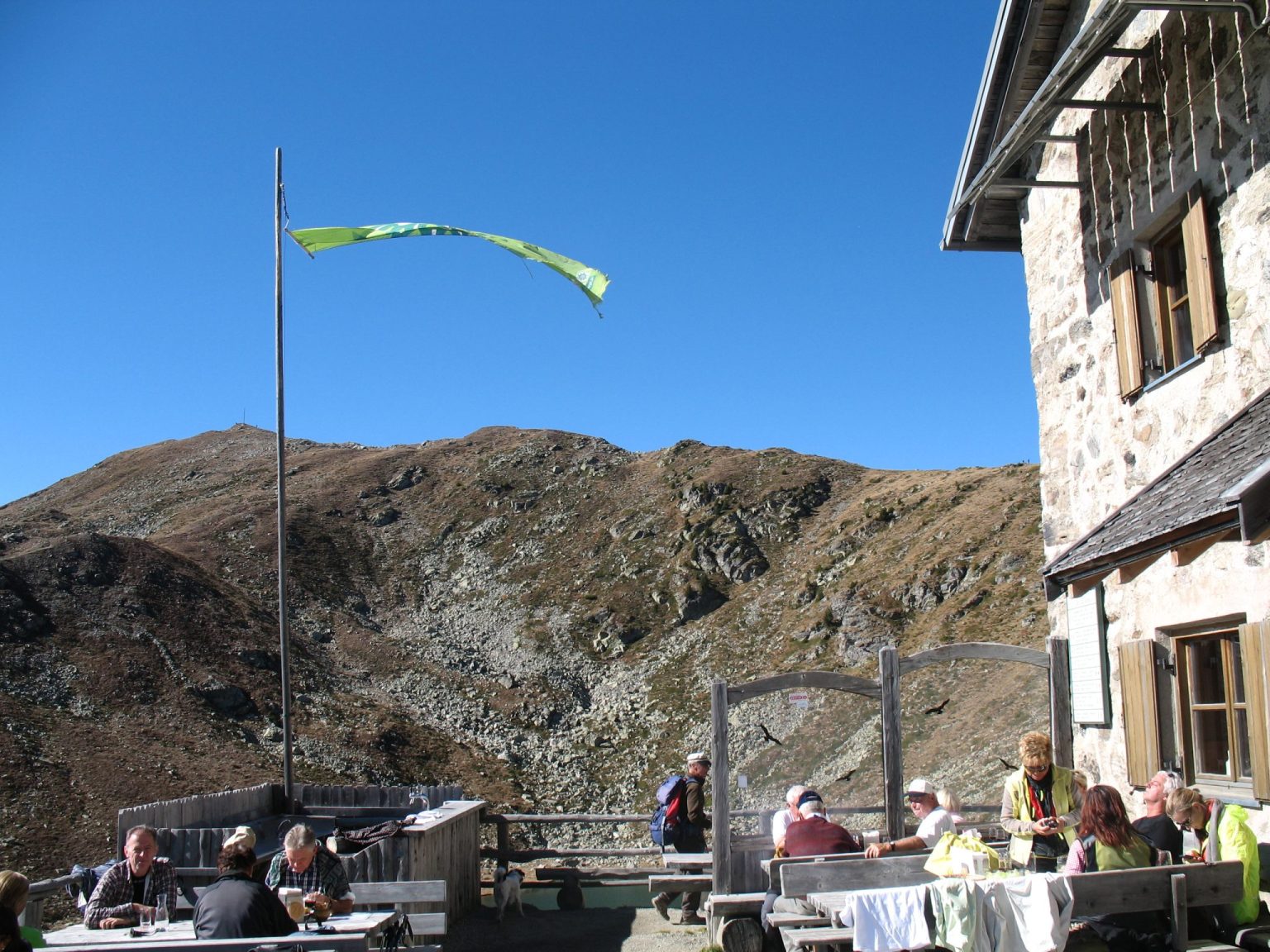 Die Radlseehütte mit Blick auf die Königsanger Spitze 