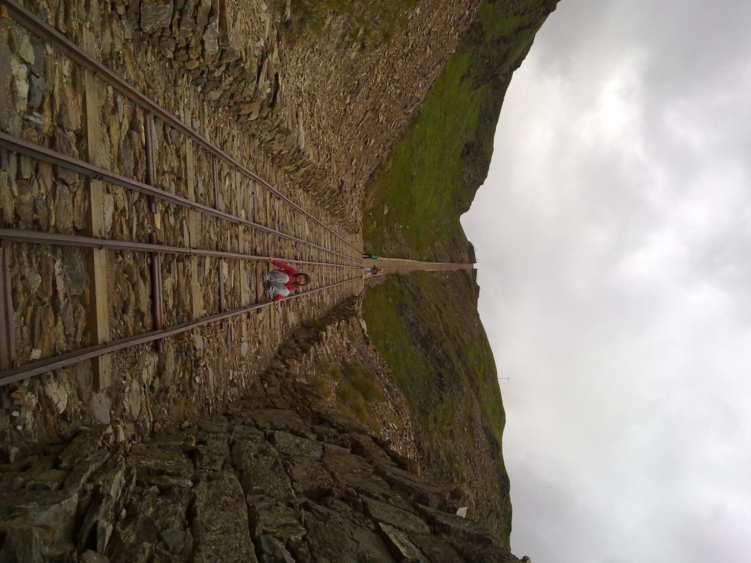 Reste der Schienenbahn auf denen die Eisenerze transportiert wurden