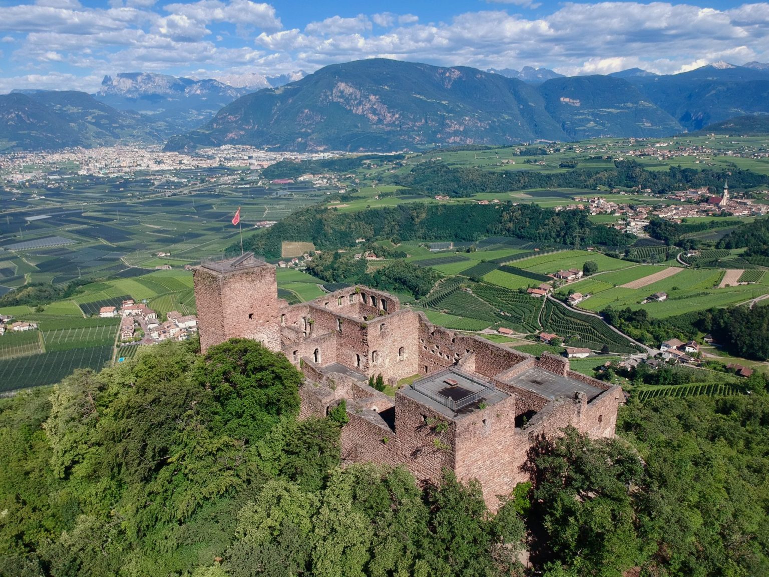 Schloss Boymont oberhalb von Missian